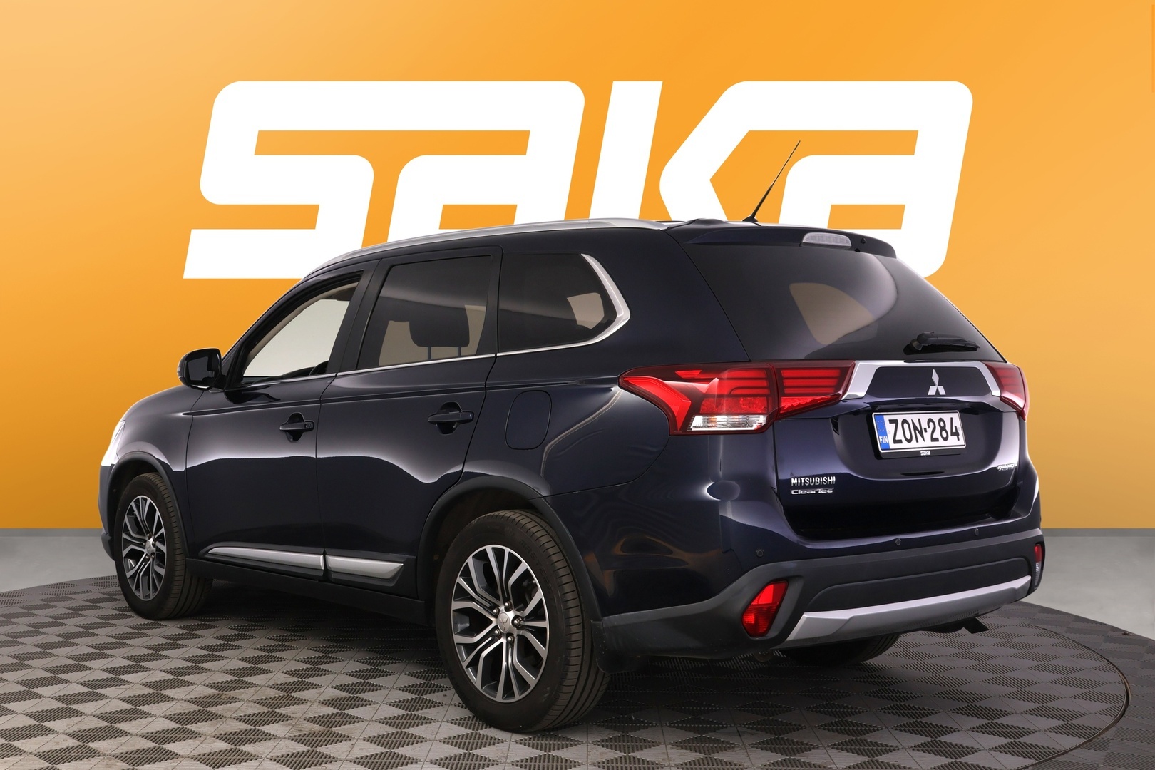 MITSUBISHI Outlander 2016