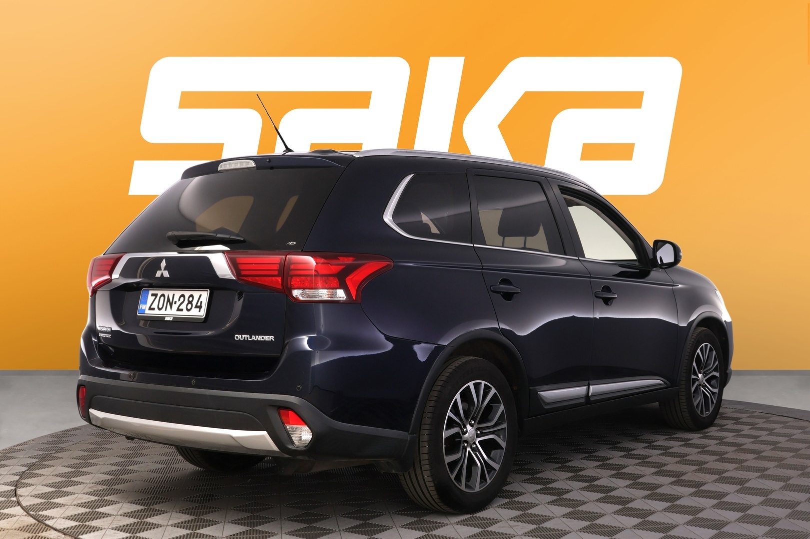 MITSUBISHI Outlander 2016