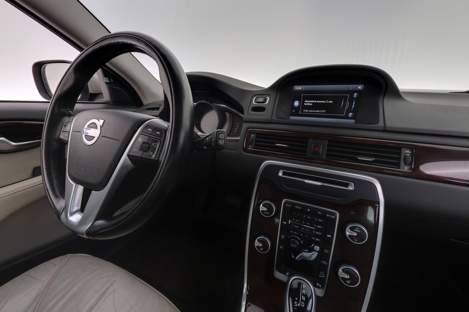 VOLVO XC70 2014