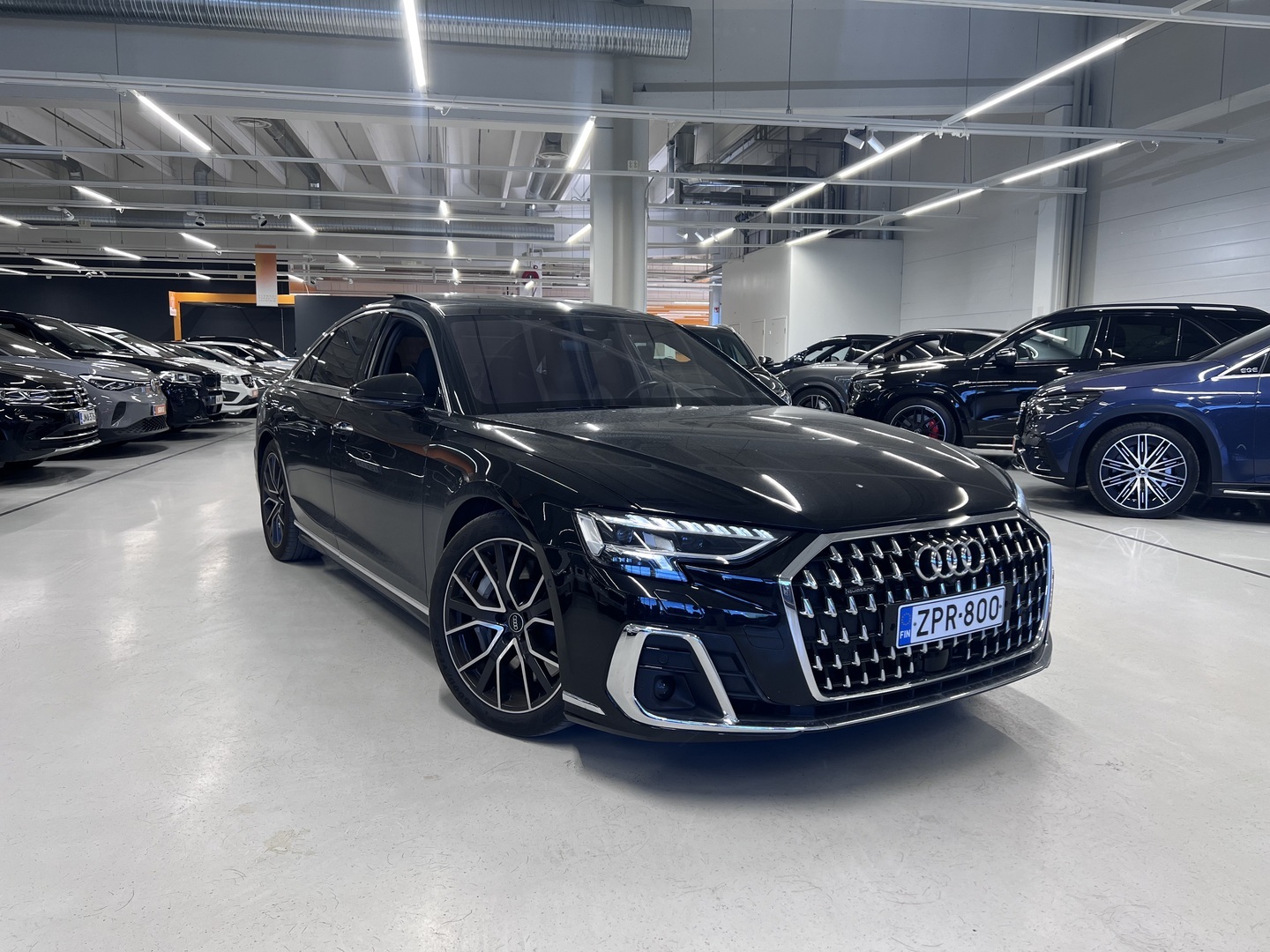 AUDI A8 2023