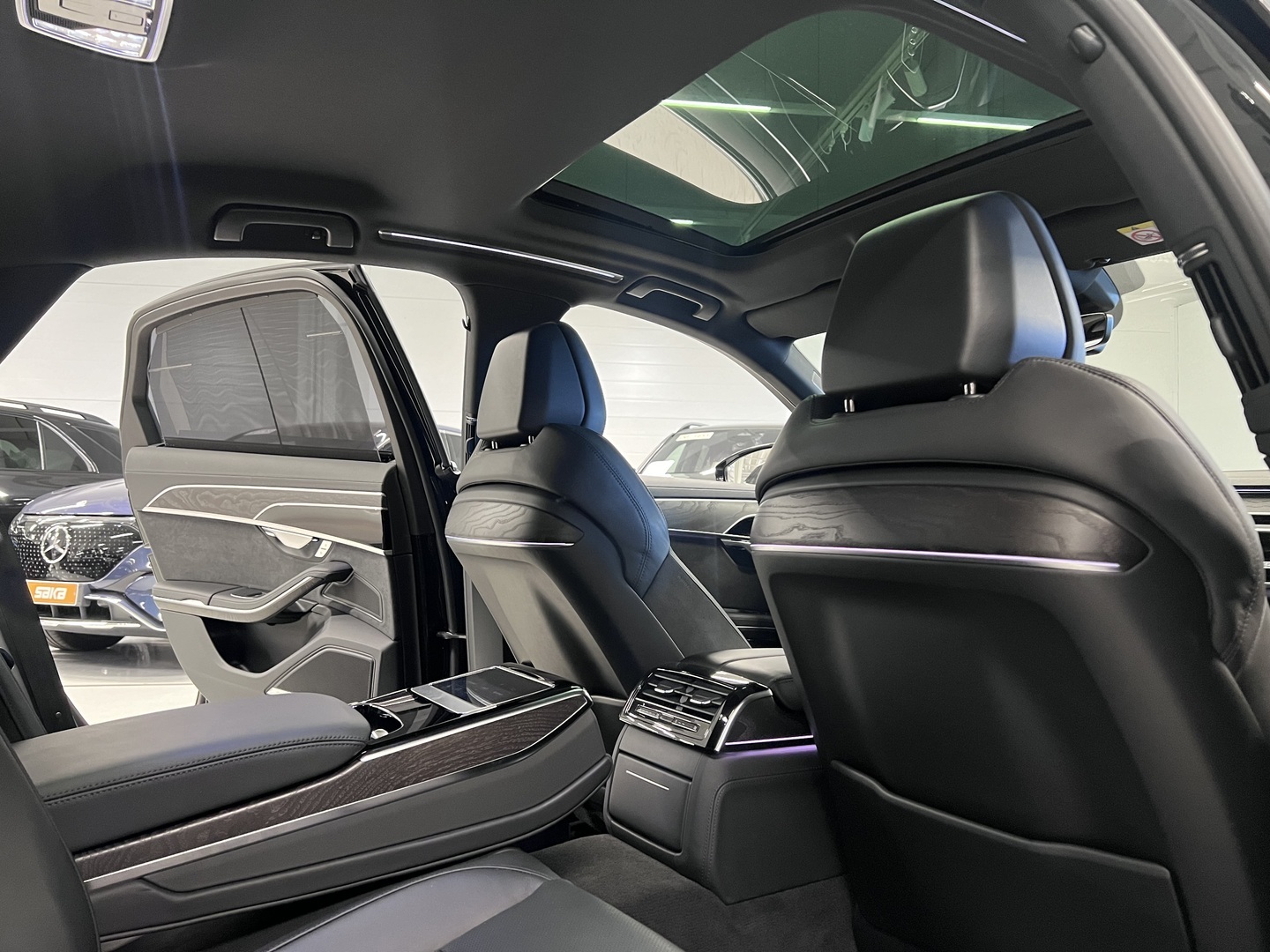 AUDI A8 2023