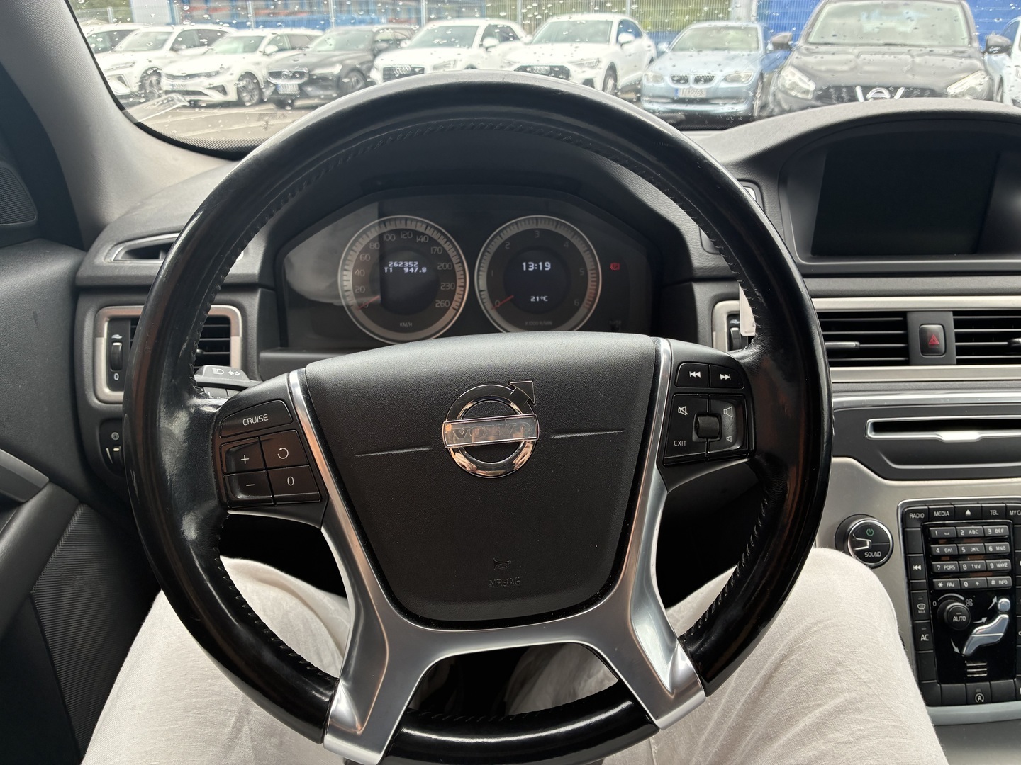 VOLVO V70 2013