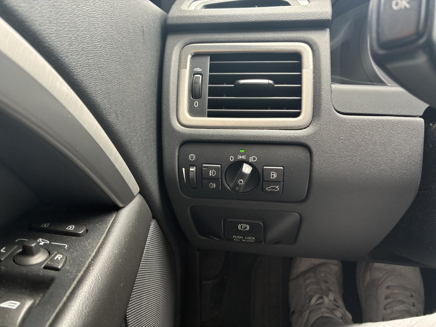 VOLVO V70 2013