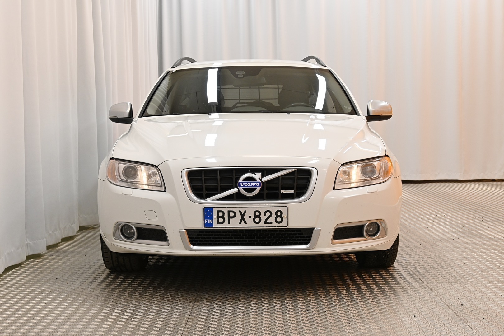 VOLVO V70 2013
