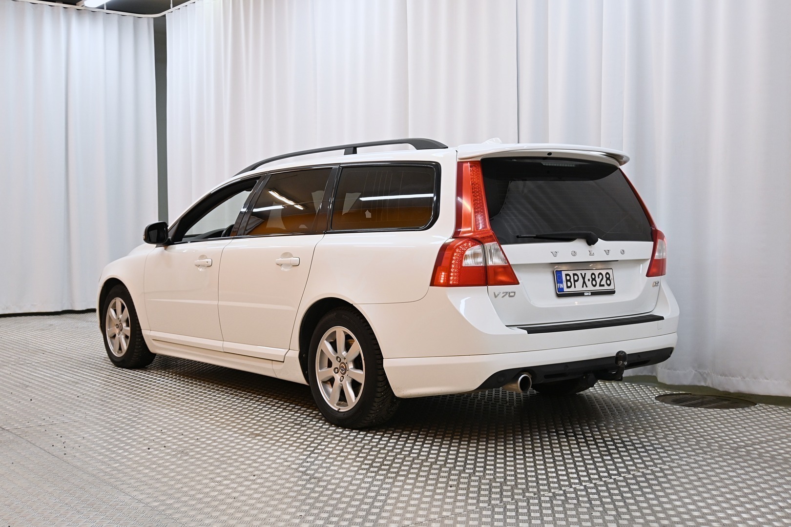 VOLVO V70 2013