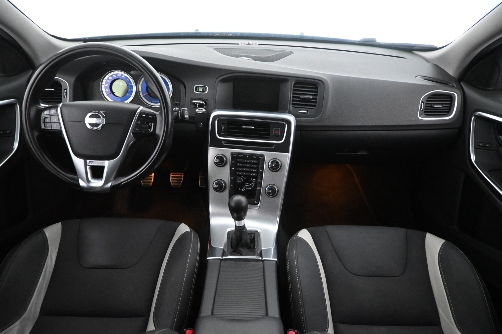 VOLVO V60 2013