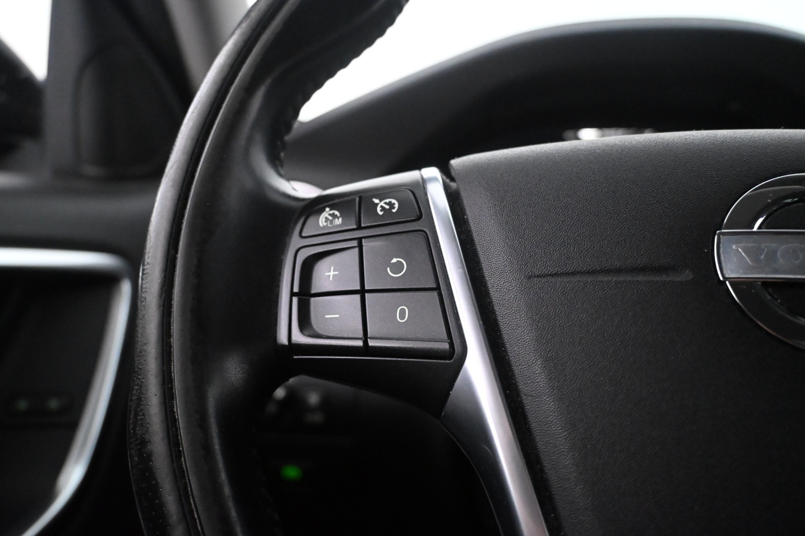 VOLVO V60 2013