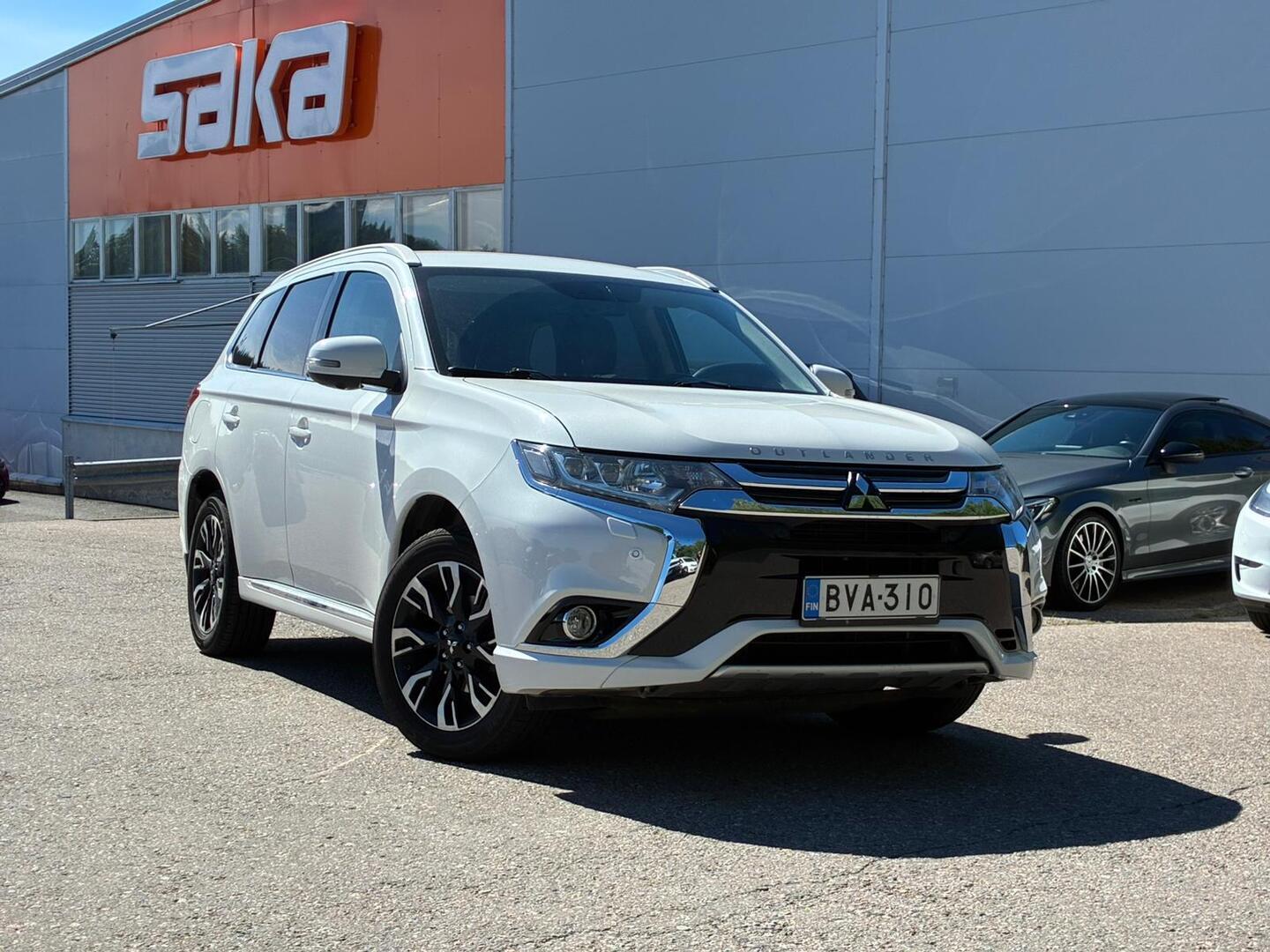 MITSUBISHI OUTLANDER PHEV 2016