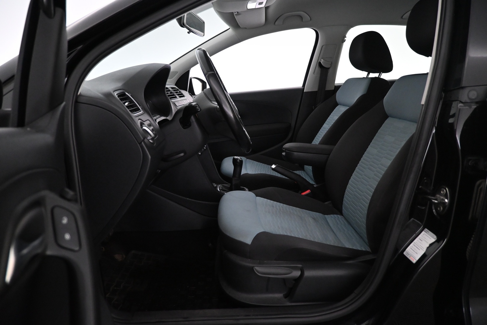 VOLKSWAGEN Polo 2011