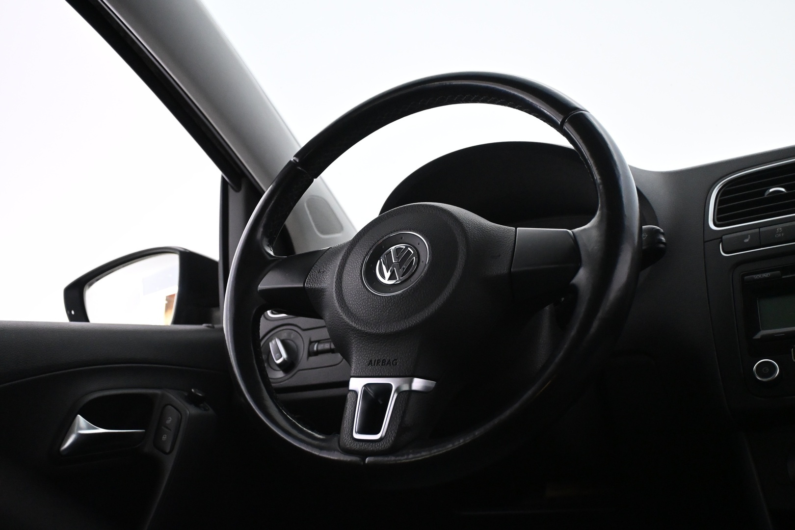 VOLKSWAGEN Polo 2011