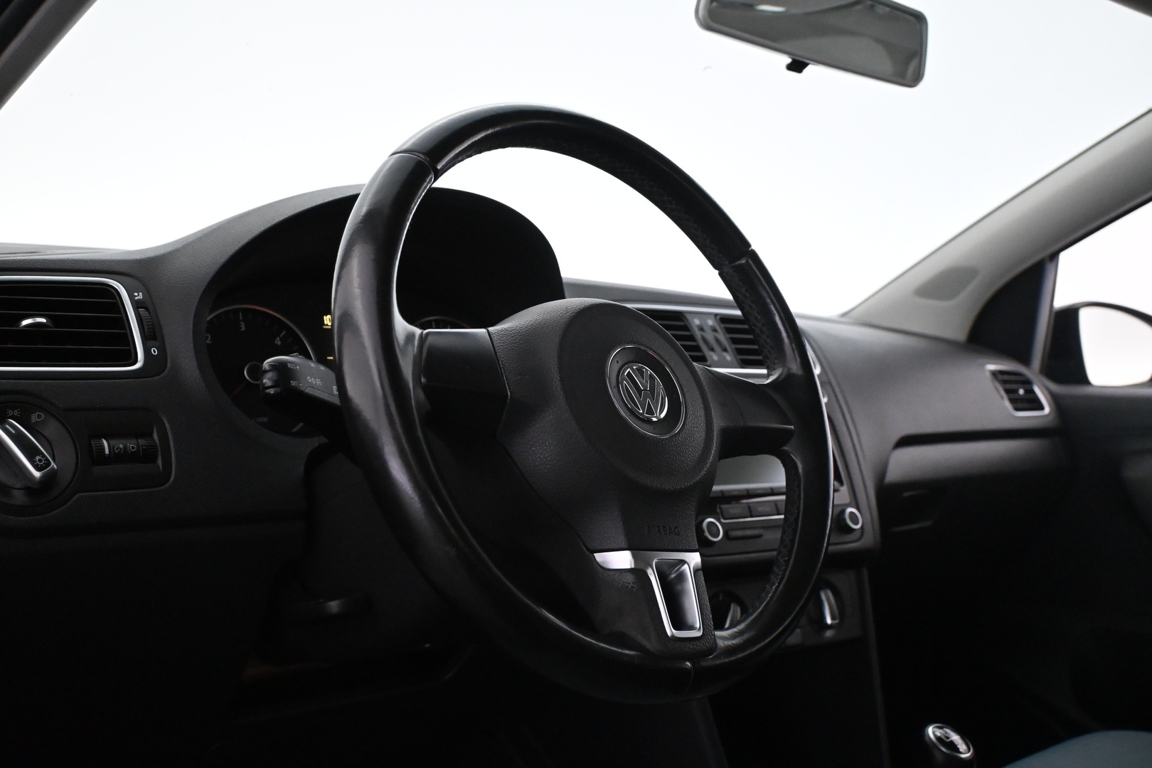 VOLKSWAGEN Polo 2011