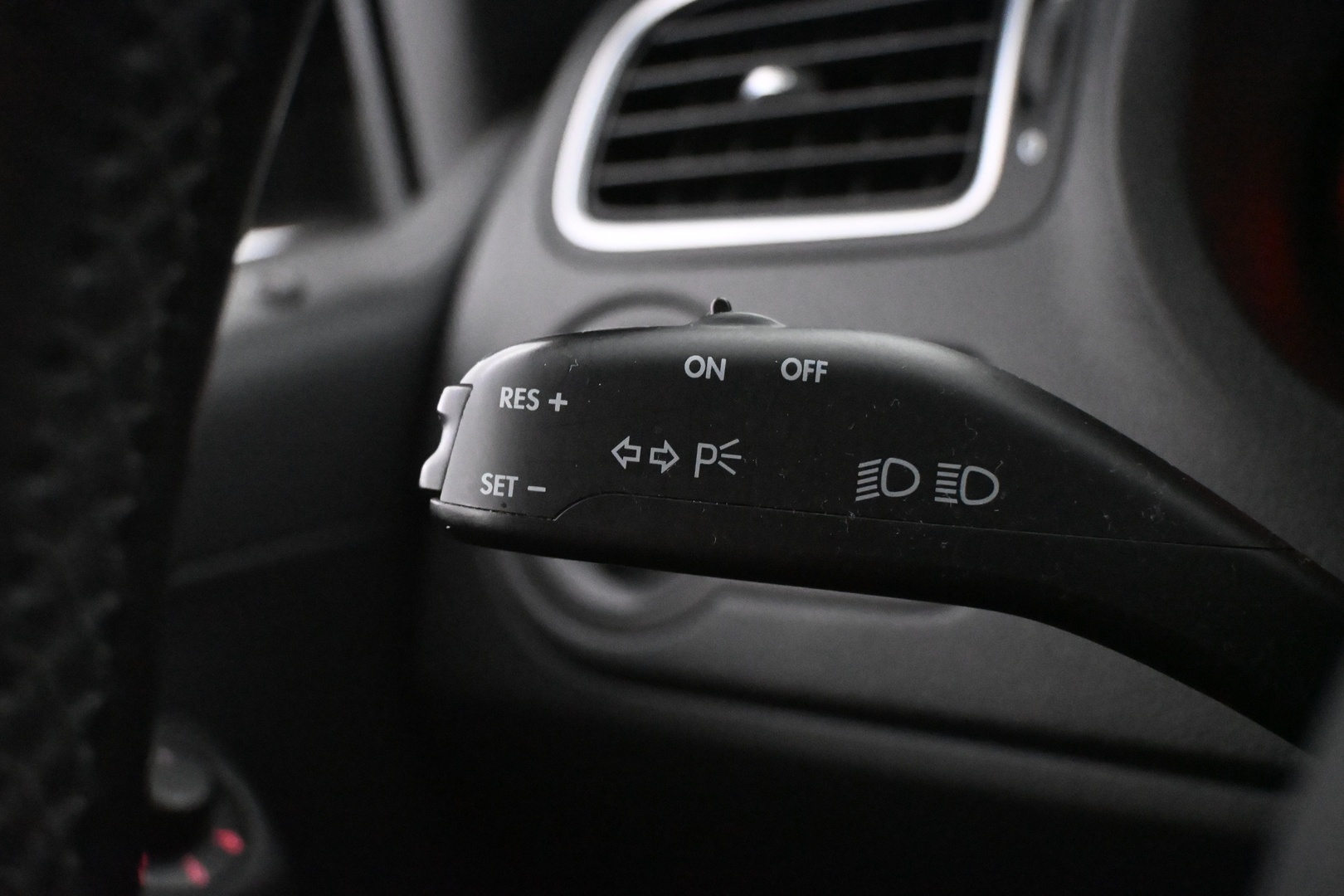 VOLKSWAGEN Polo 2011