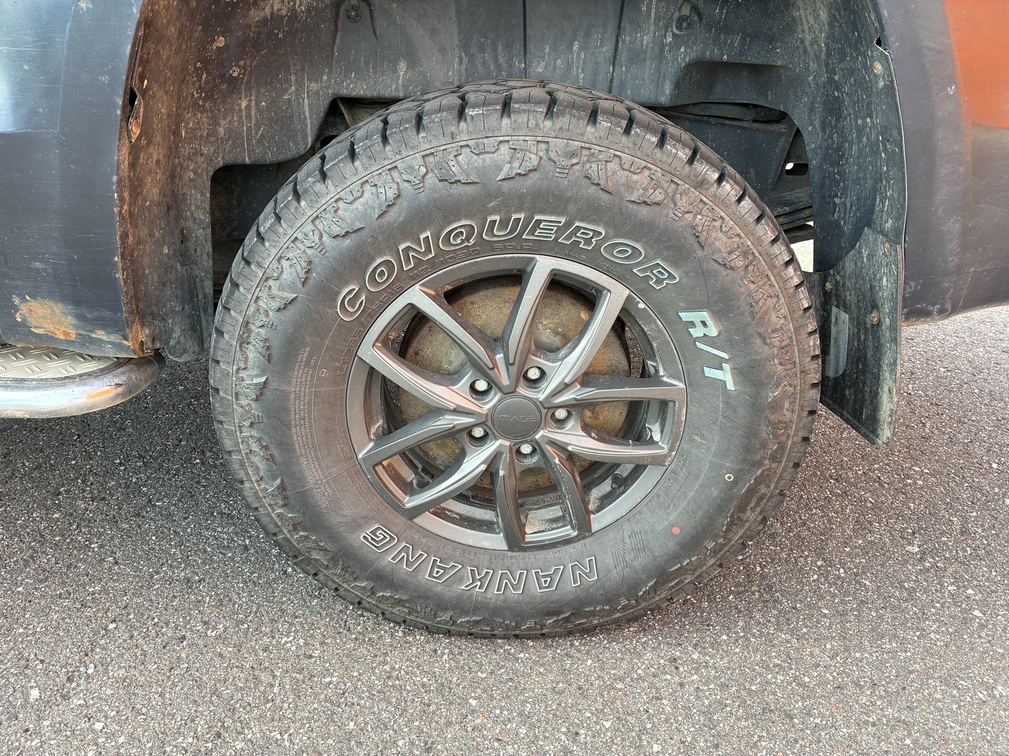 VOLKSWAGEN Amarok 2011