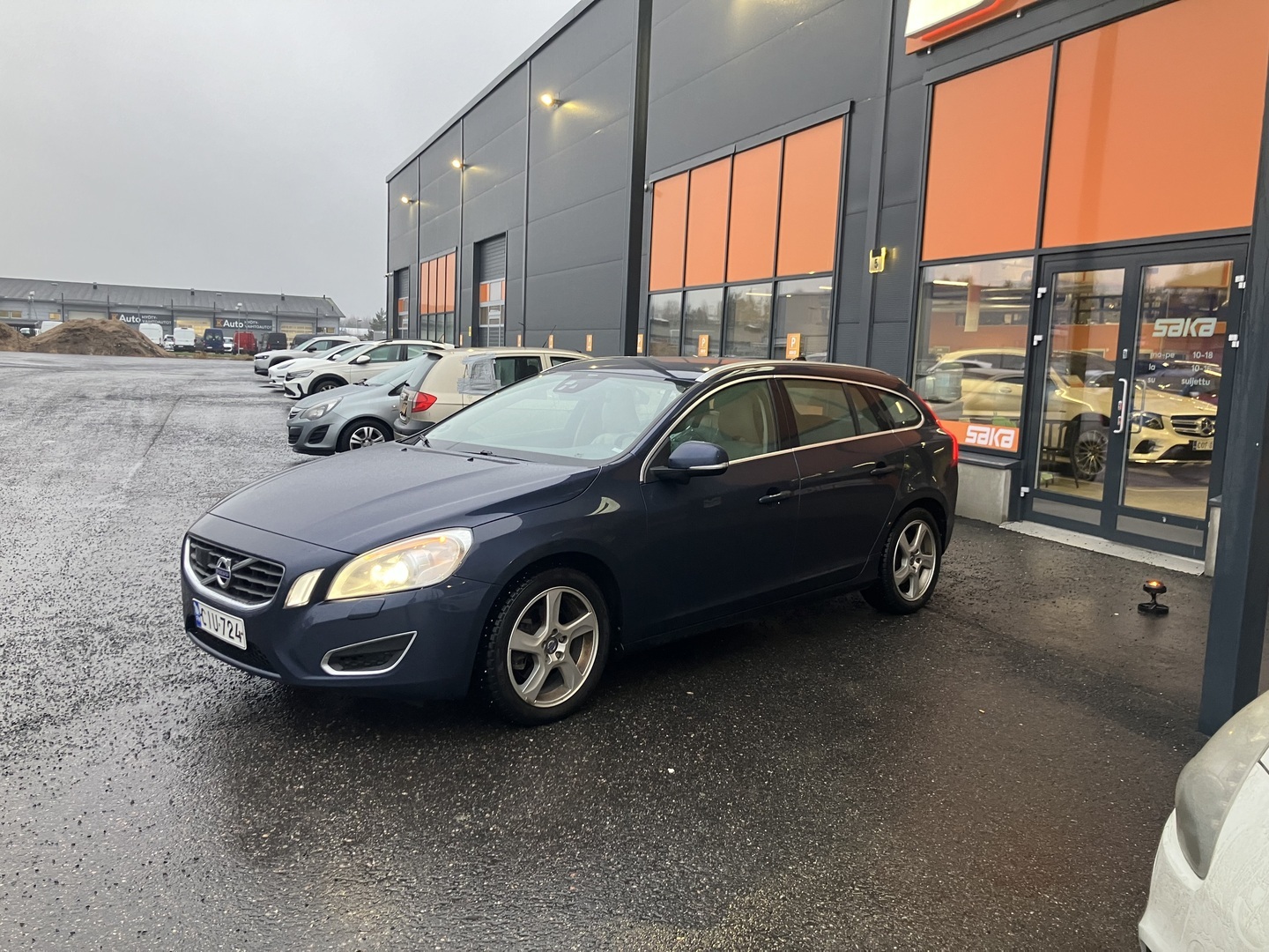 VOLVO V60 2013
