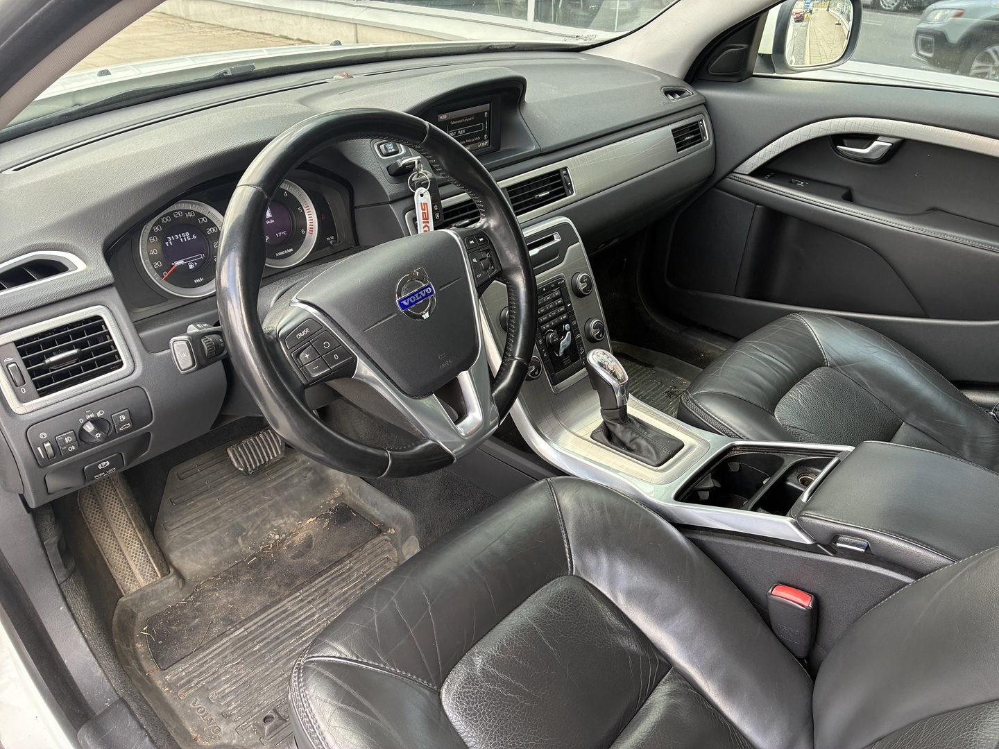VOLVO XC70 2013