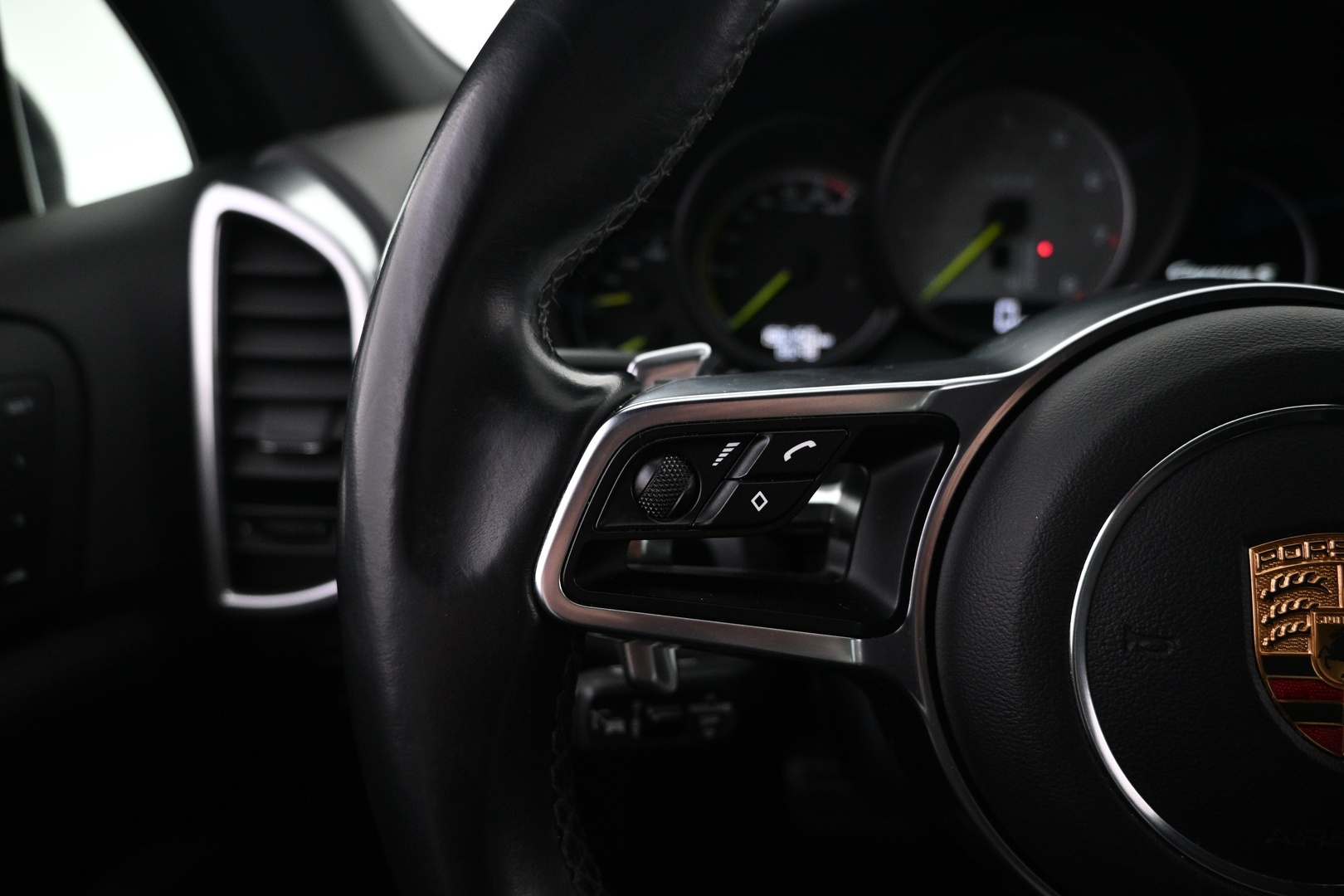 PORSCHE Cayenne 2015