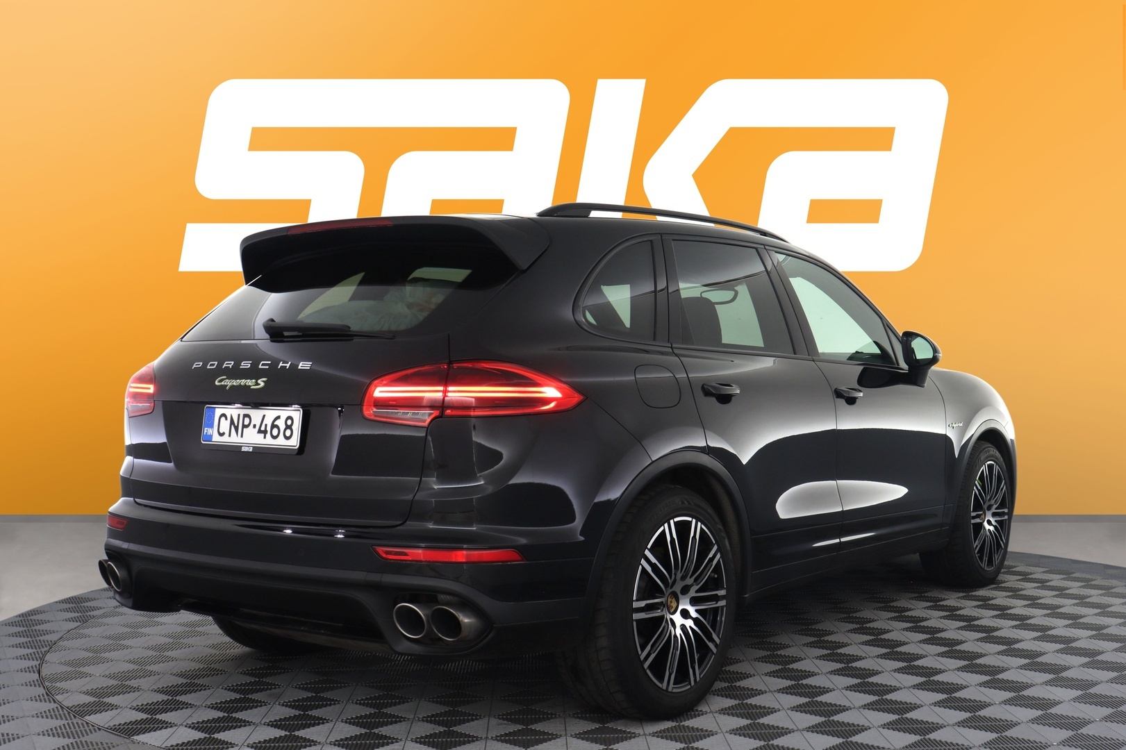 PORSCHE Cayenne 2015