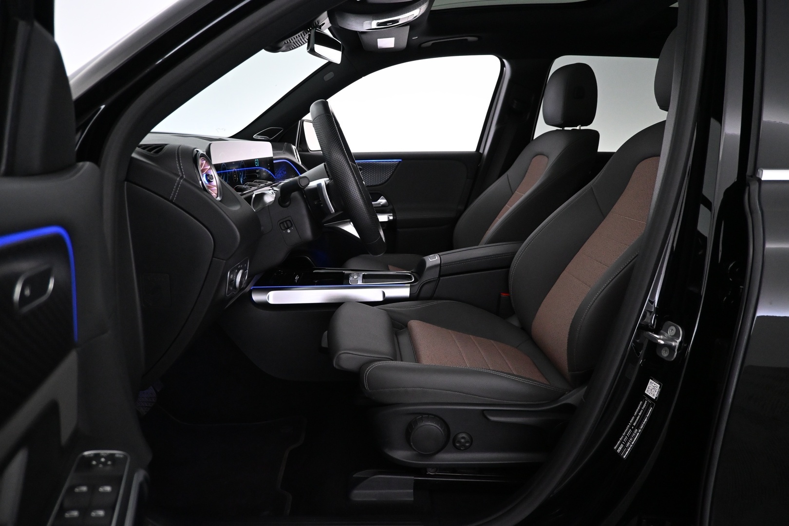 MERCEDES-BENZ EQB 2025