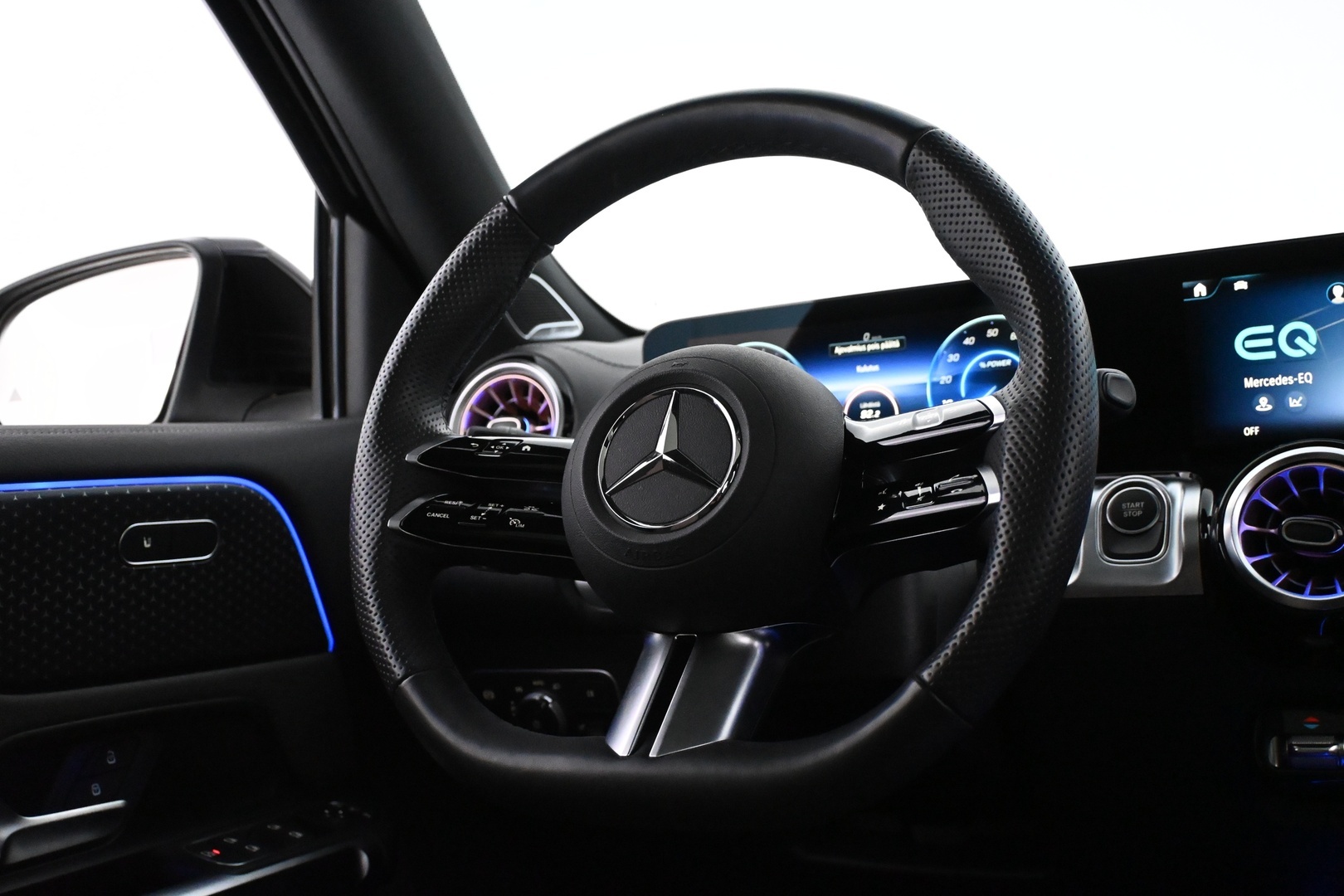 MERCEDES-BENZ EQB 2025