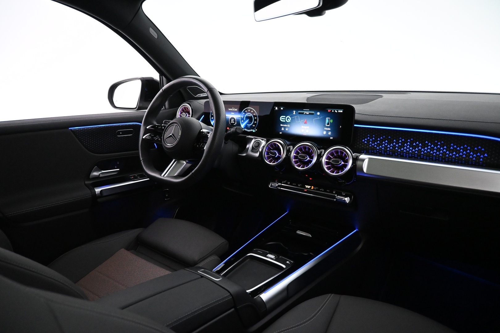 MERCEDES-BENZ EQB 2025
