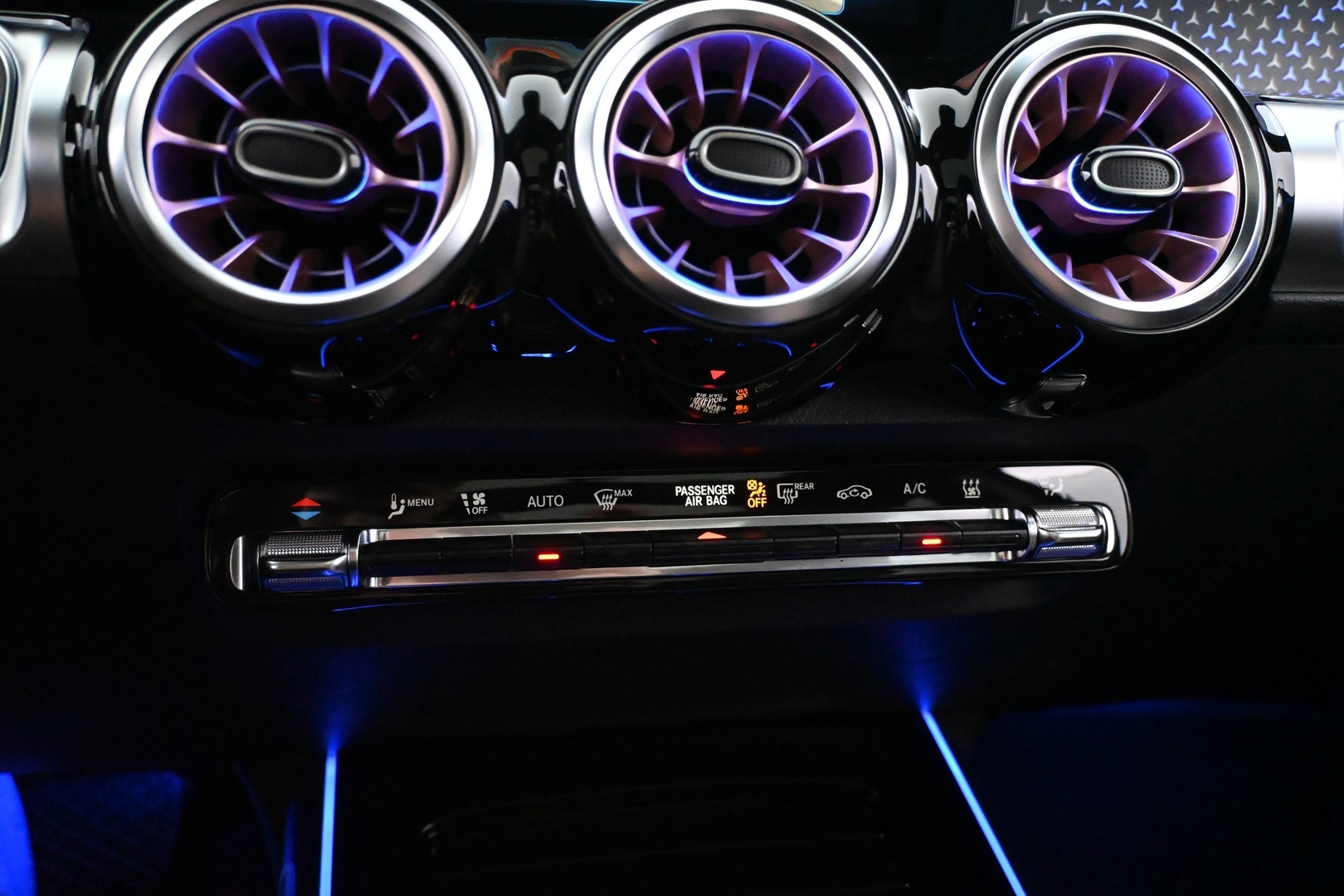 MERCEDES-BENZ EQB 2025