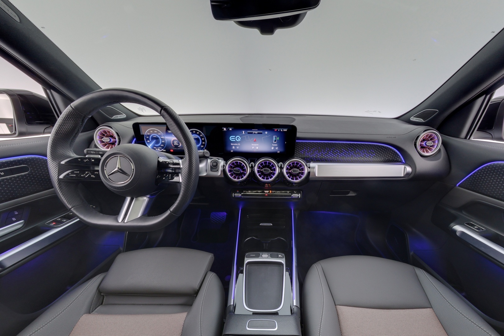 MERCEDES-BENZ EQB 2025