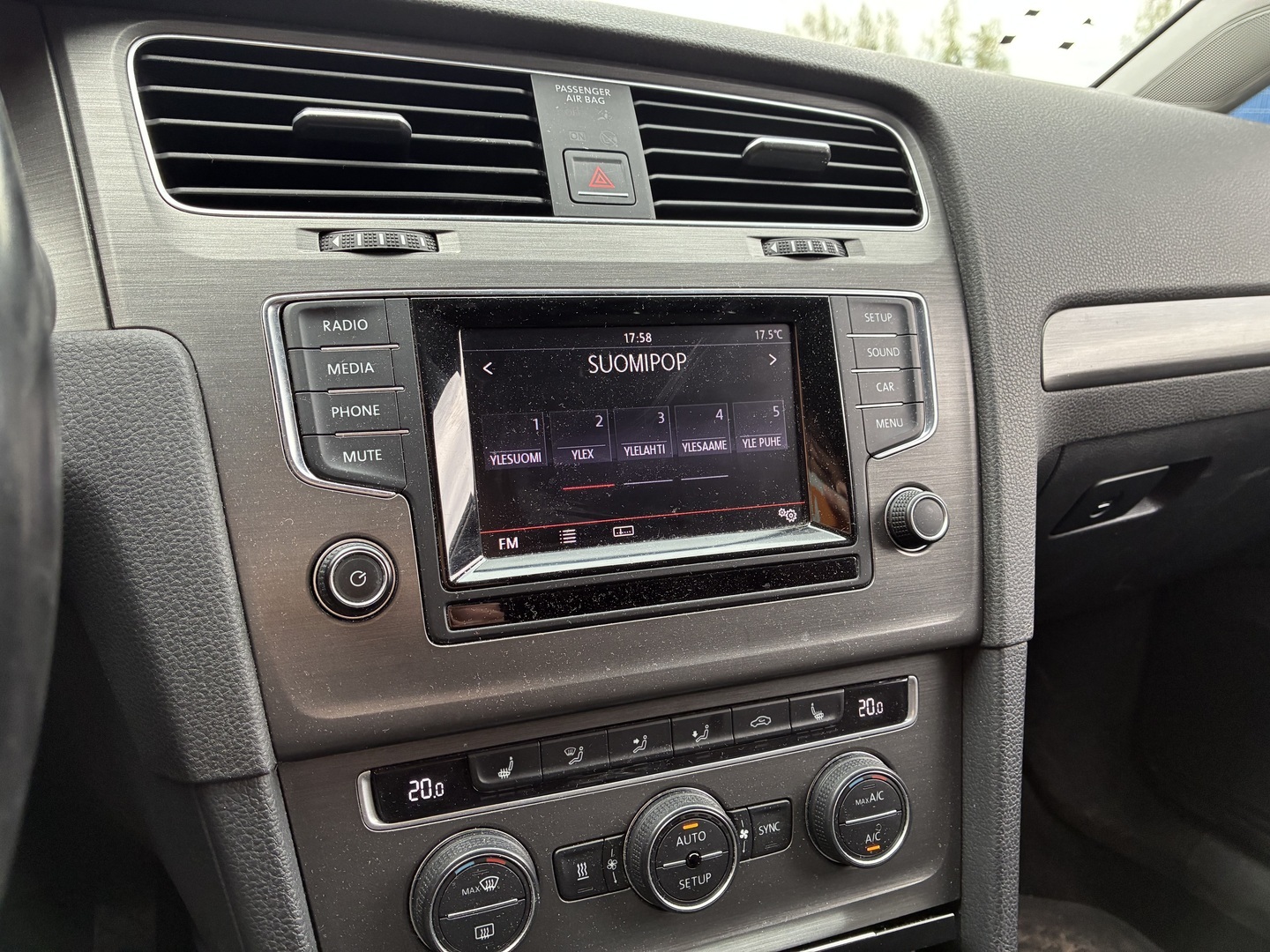 VOLKSWAGEN Golf 2014