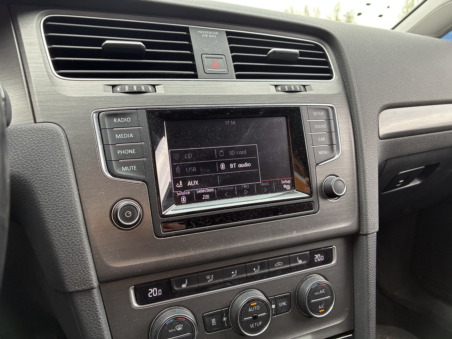 VOLKSWAGEN Golf 2014