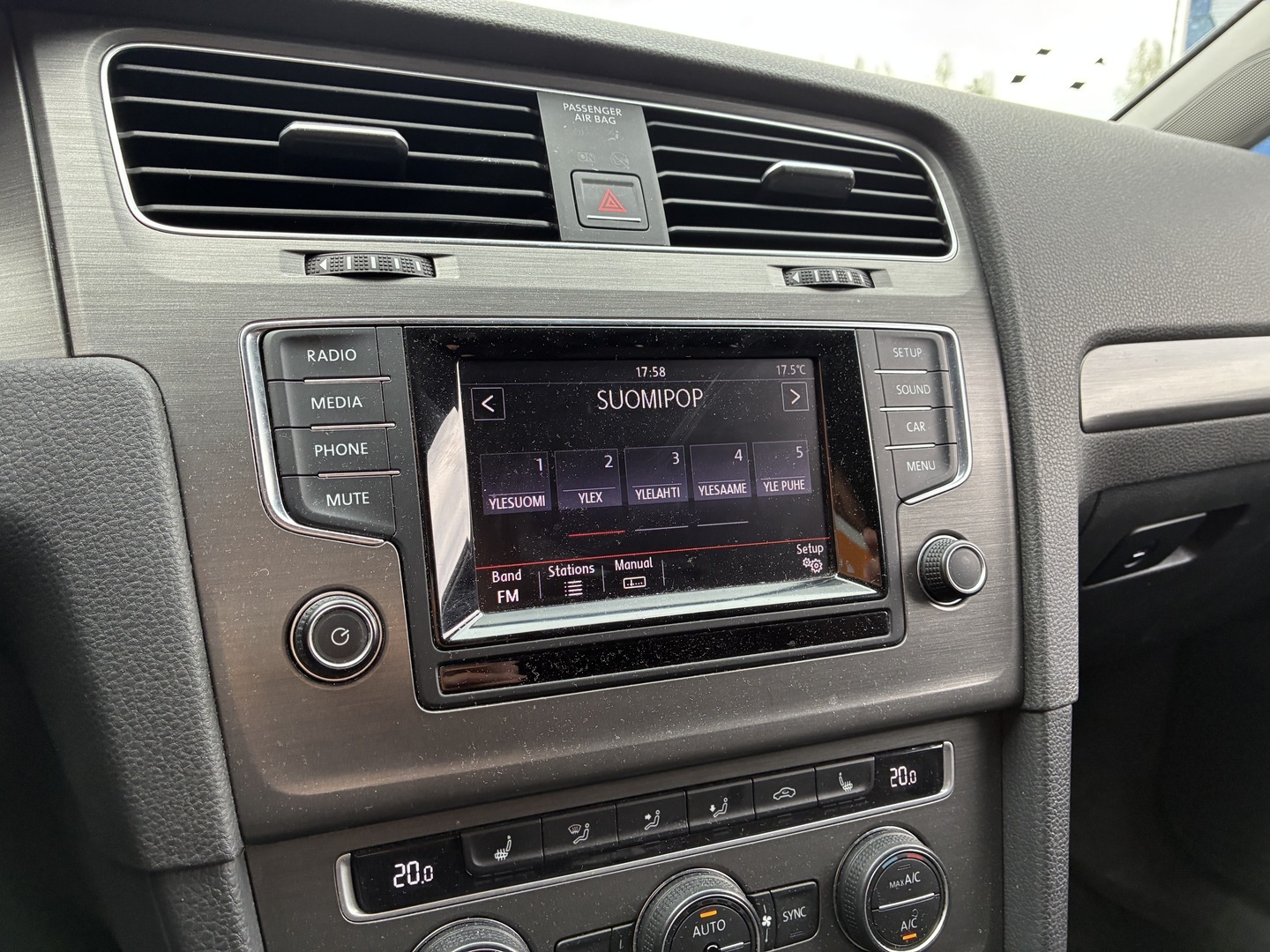 VOLKSWAGEN Golf 2014