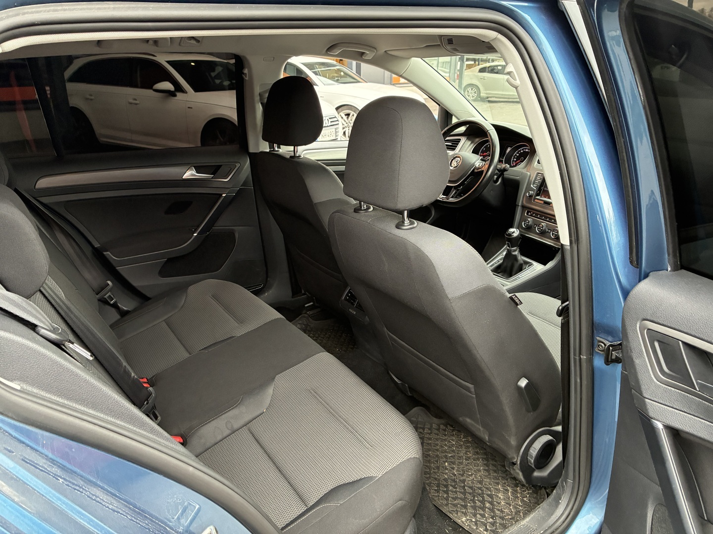 VOLKSWAGEN Golf 2014