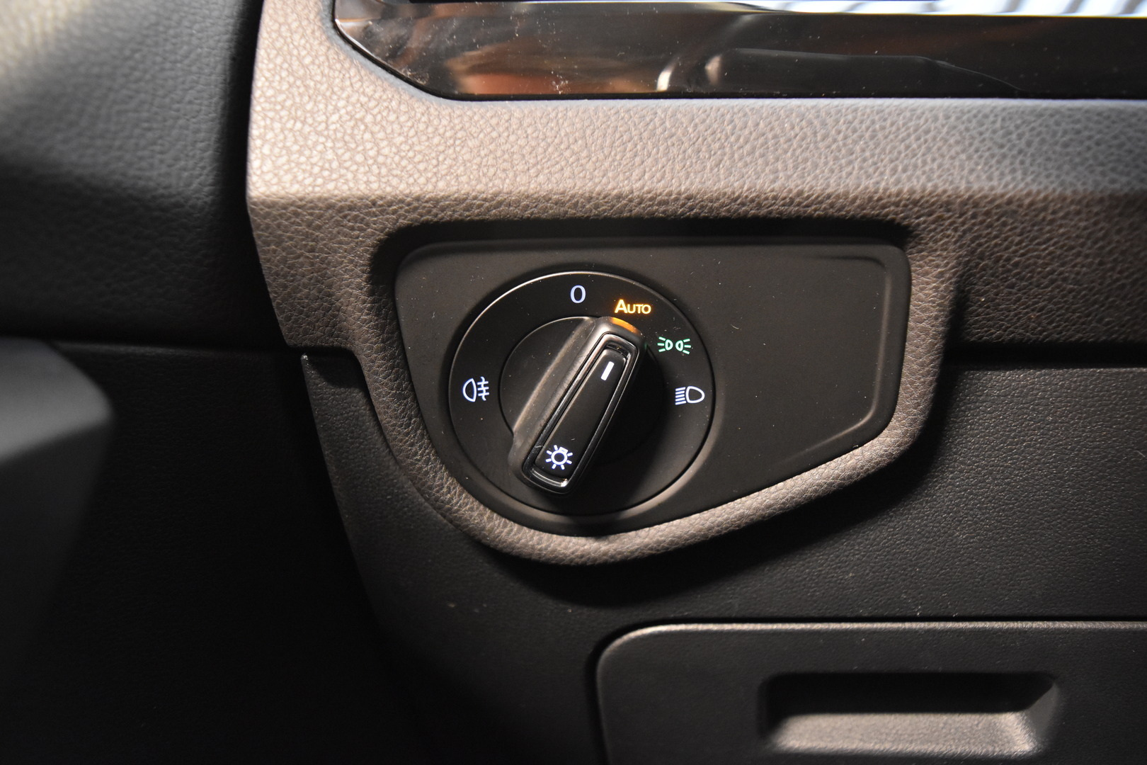 VOLKSWAGEN Touran 2018