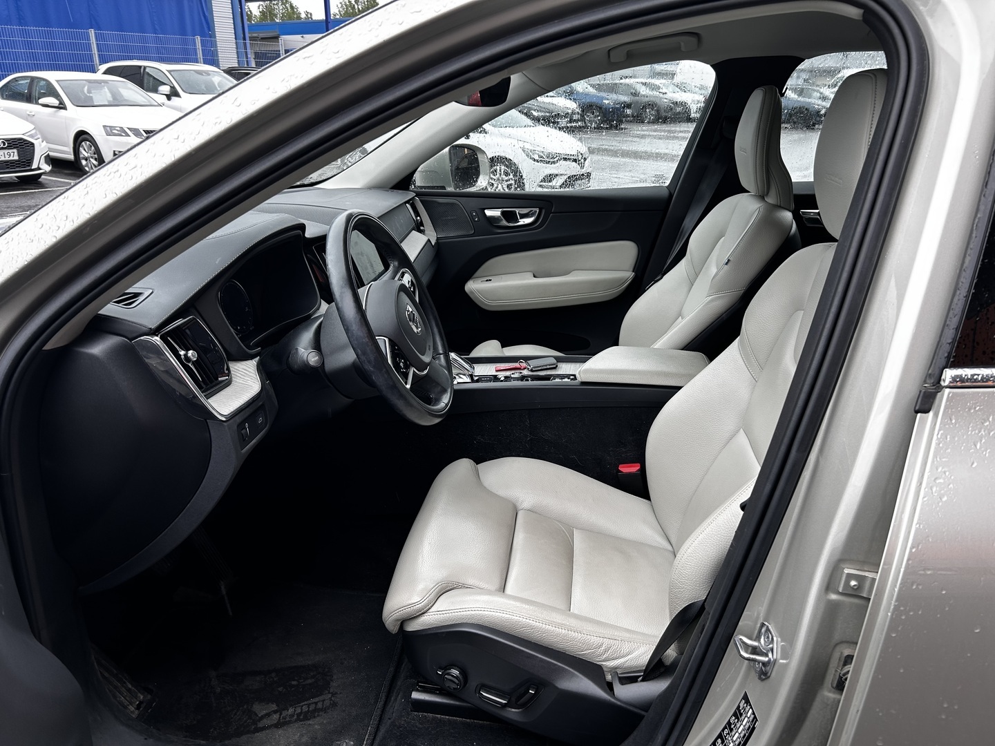 VOLVO XC60 2020