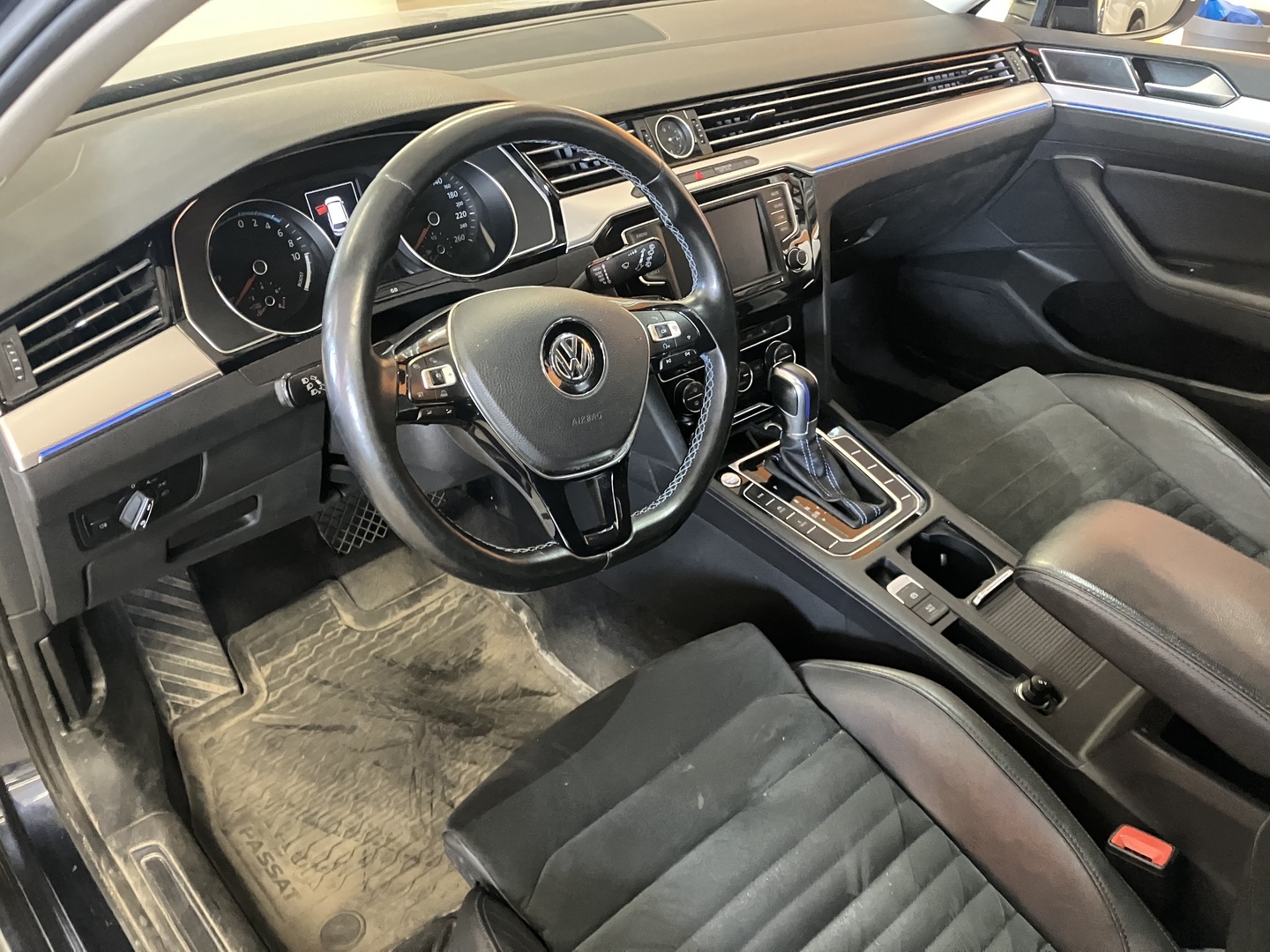 VOLKSWAGEN Passat 2017