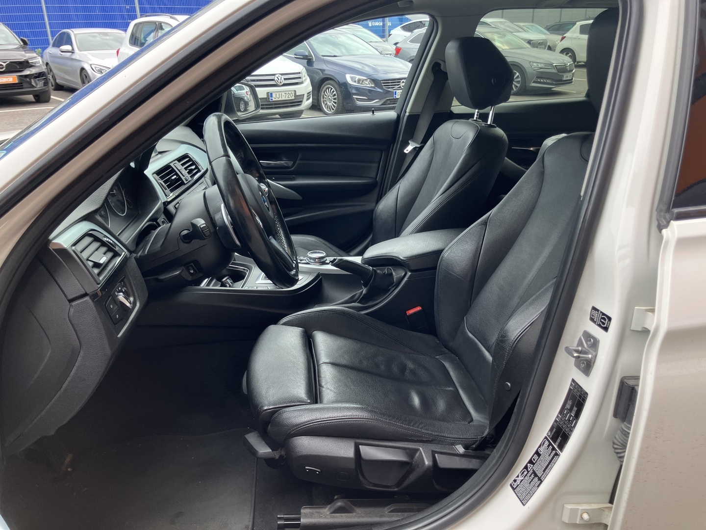 BMW 330 2013
