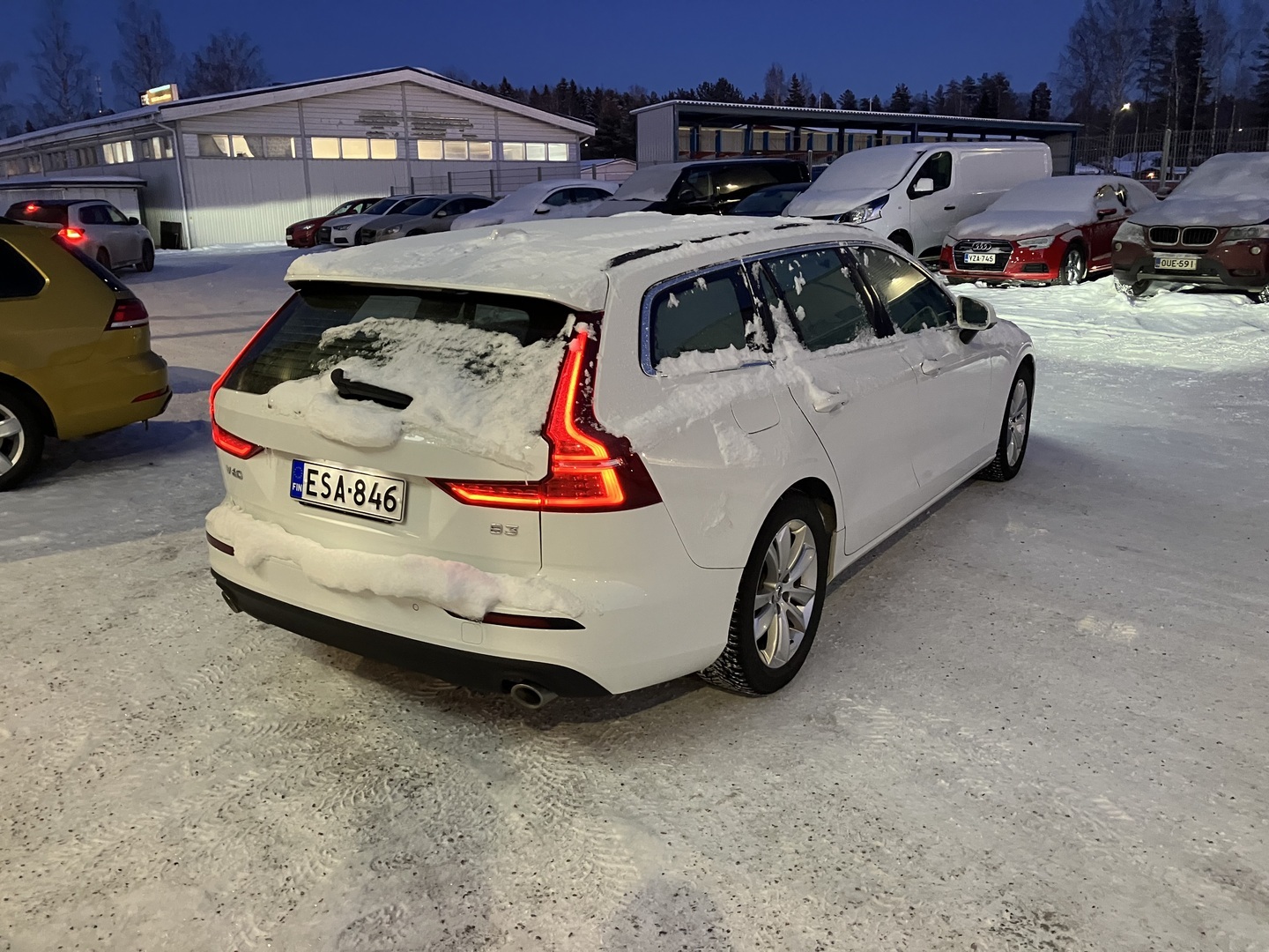 VOLVO V60 2022