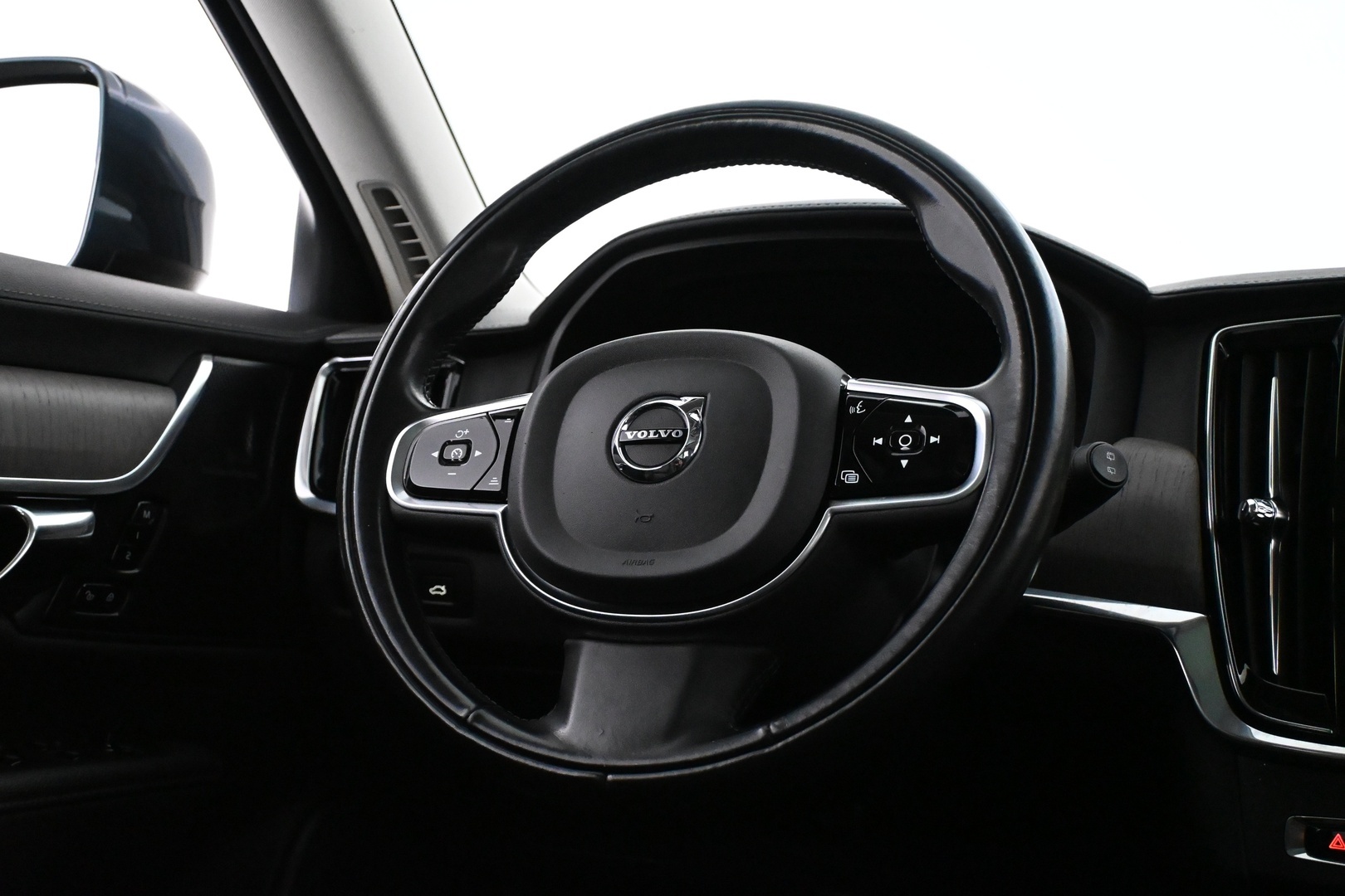 VOLVO V90 Cross Country 2021