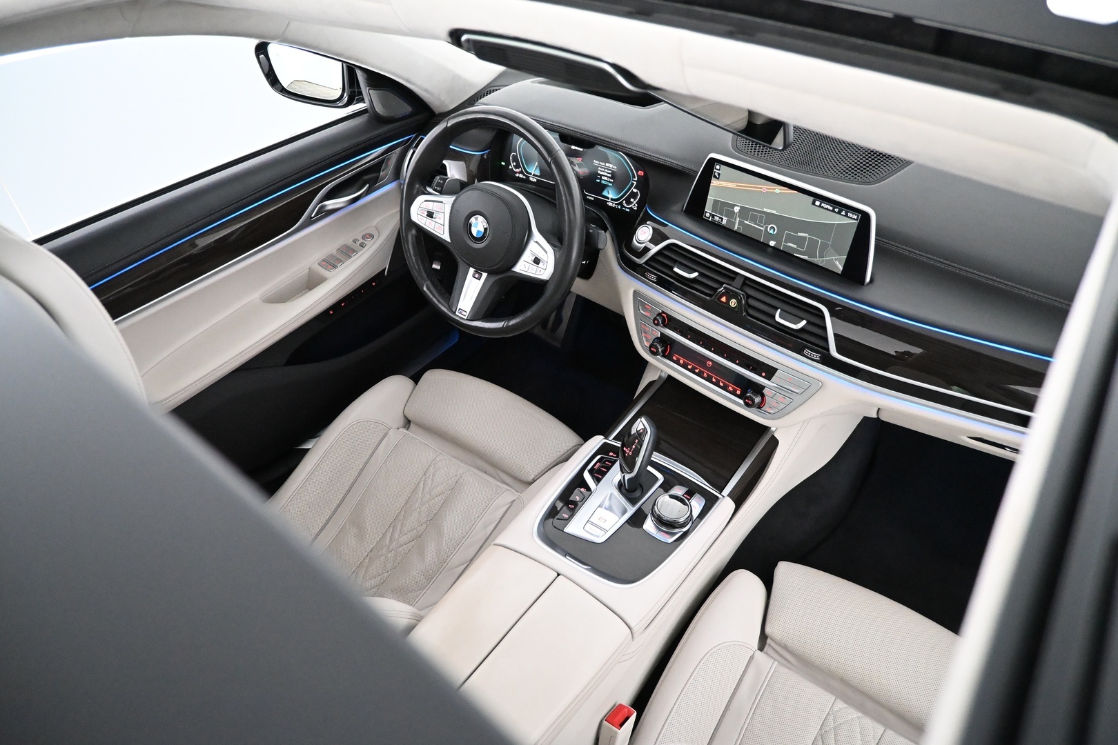 BMW 745 2019