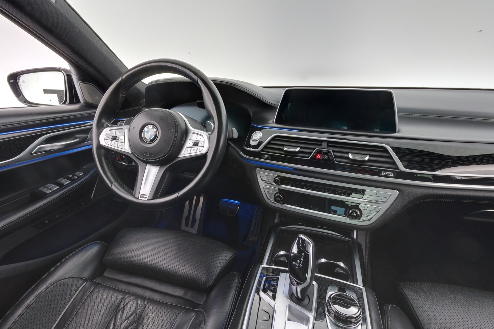 BMW 745 2019