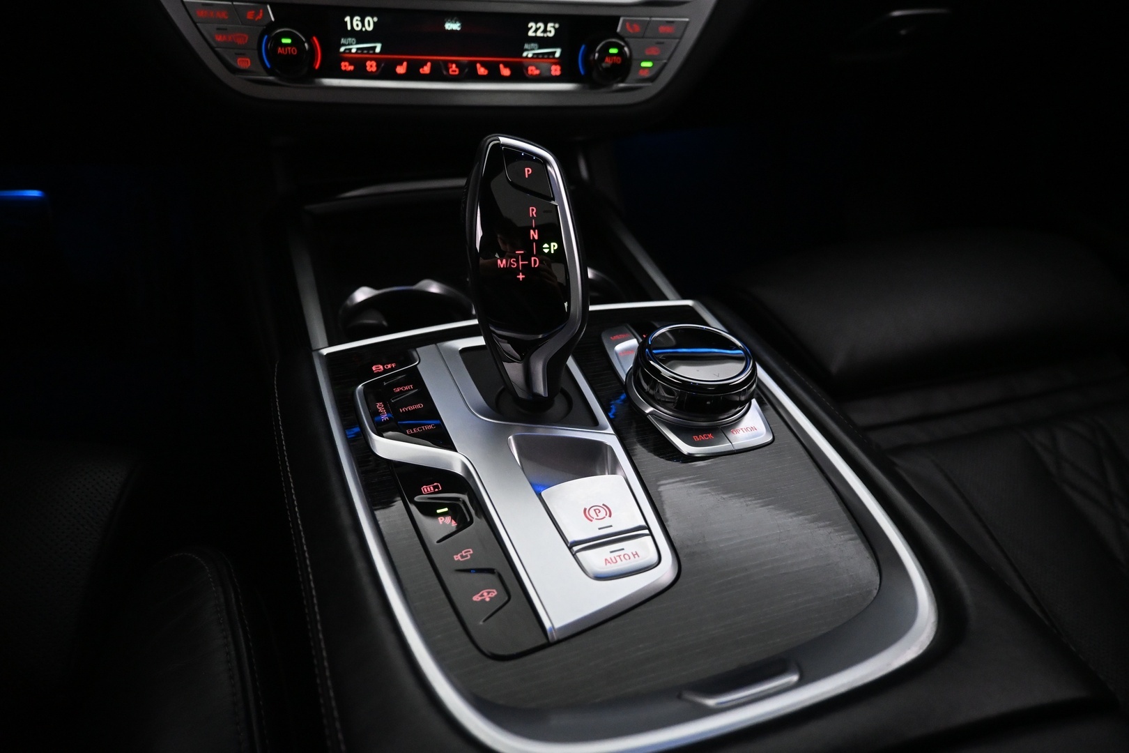 BMW 745 2019