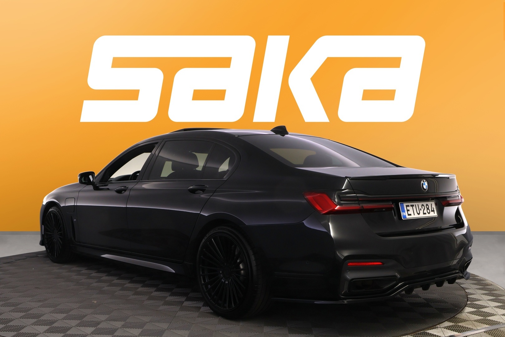 BMW 745 2019