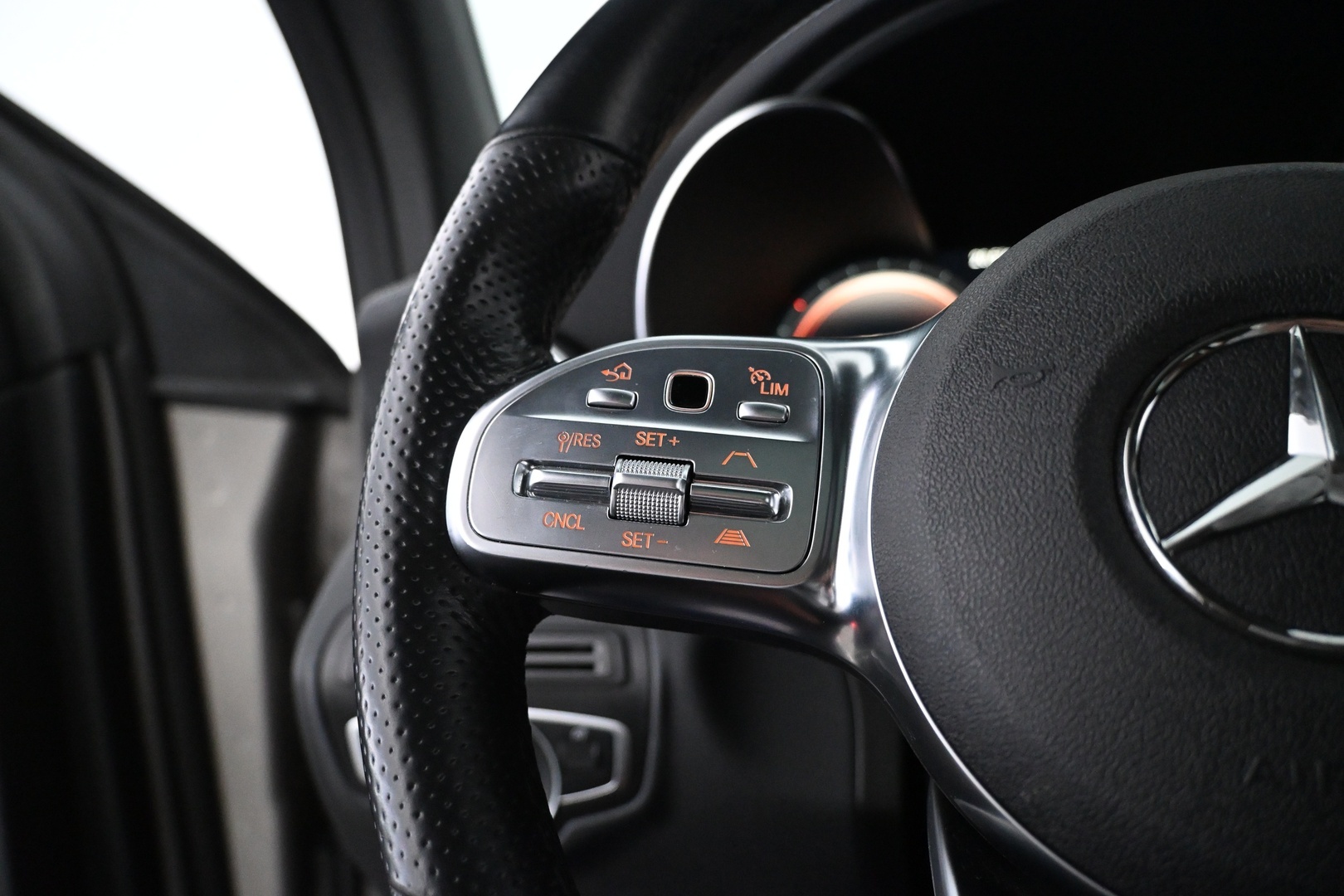 MERCEDES-BENZ GLC 2022