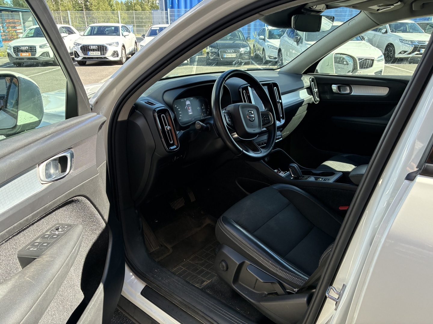 VOLVO XC40 2020