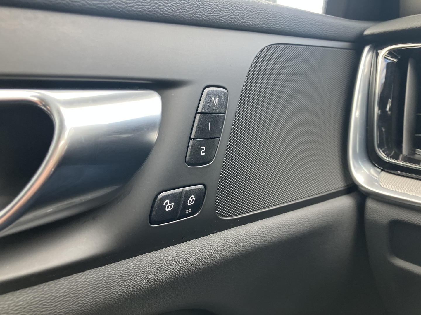 VOLVO S60 2023