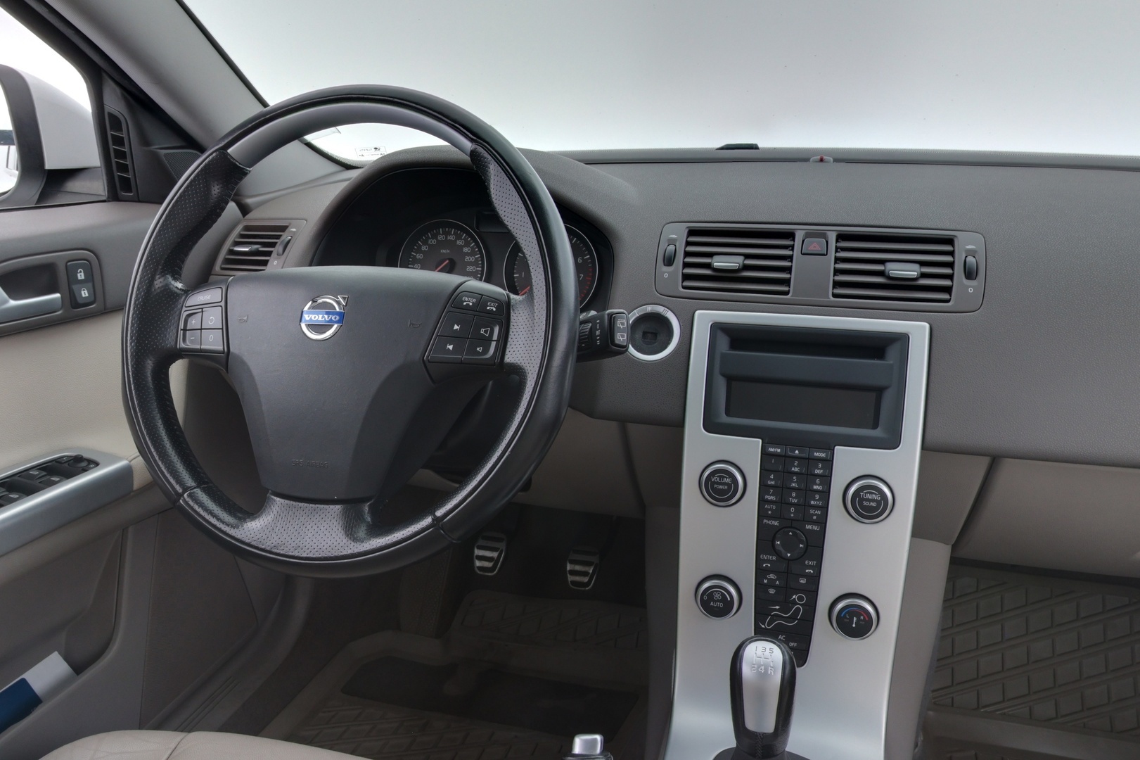 VOLVO V50 2012