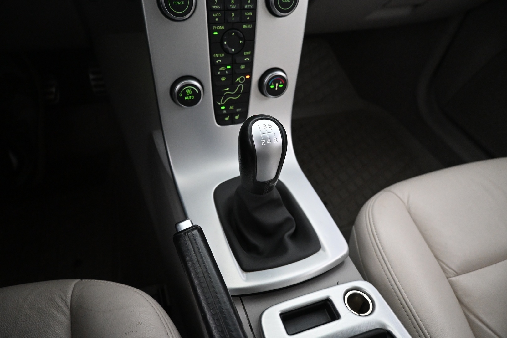 VOLVO V50 2012