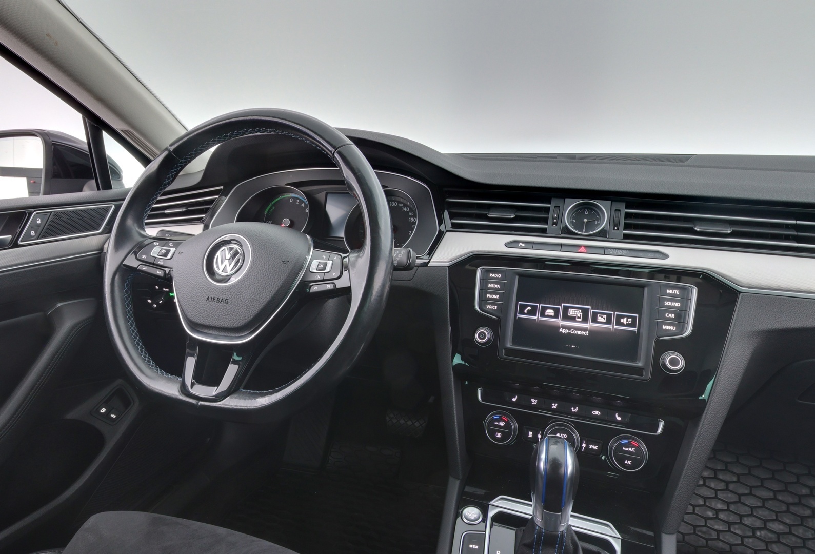 VOLKSWAGEN Passat 2017