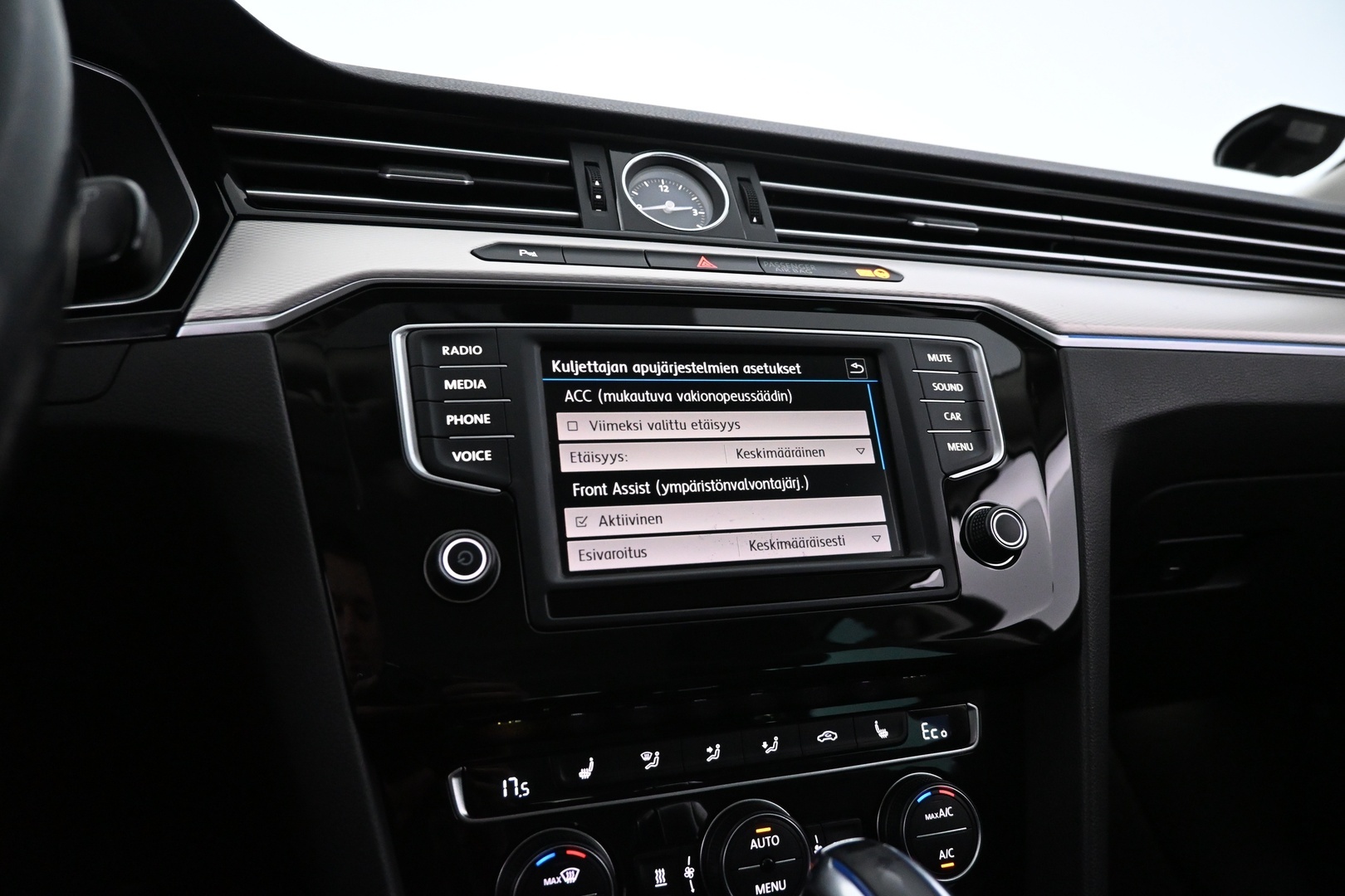 VOLKSWAGEN Passat 2017