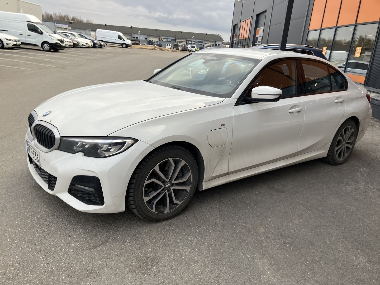 BMW 330 2019
