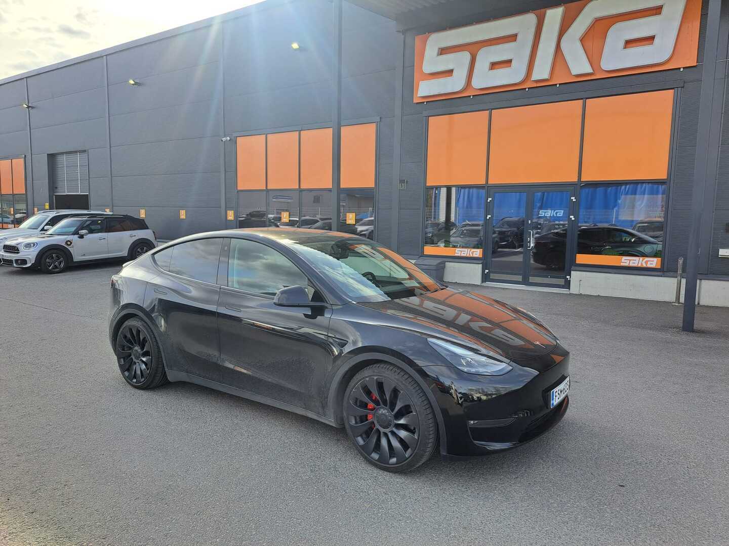TESLA Model Y 2023