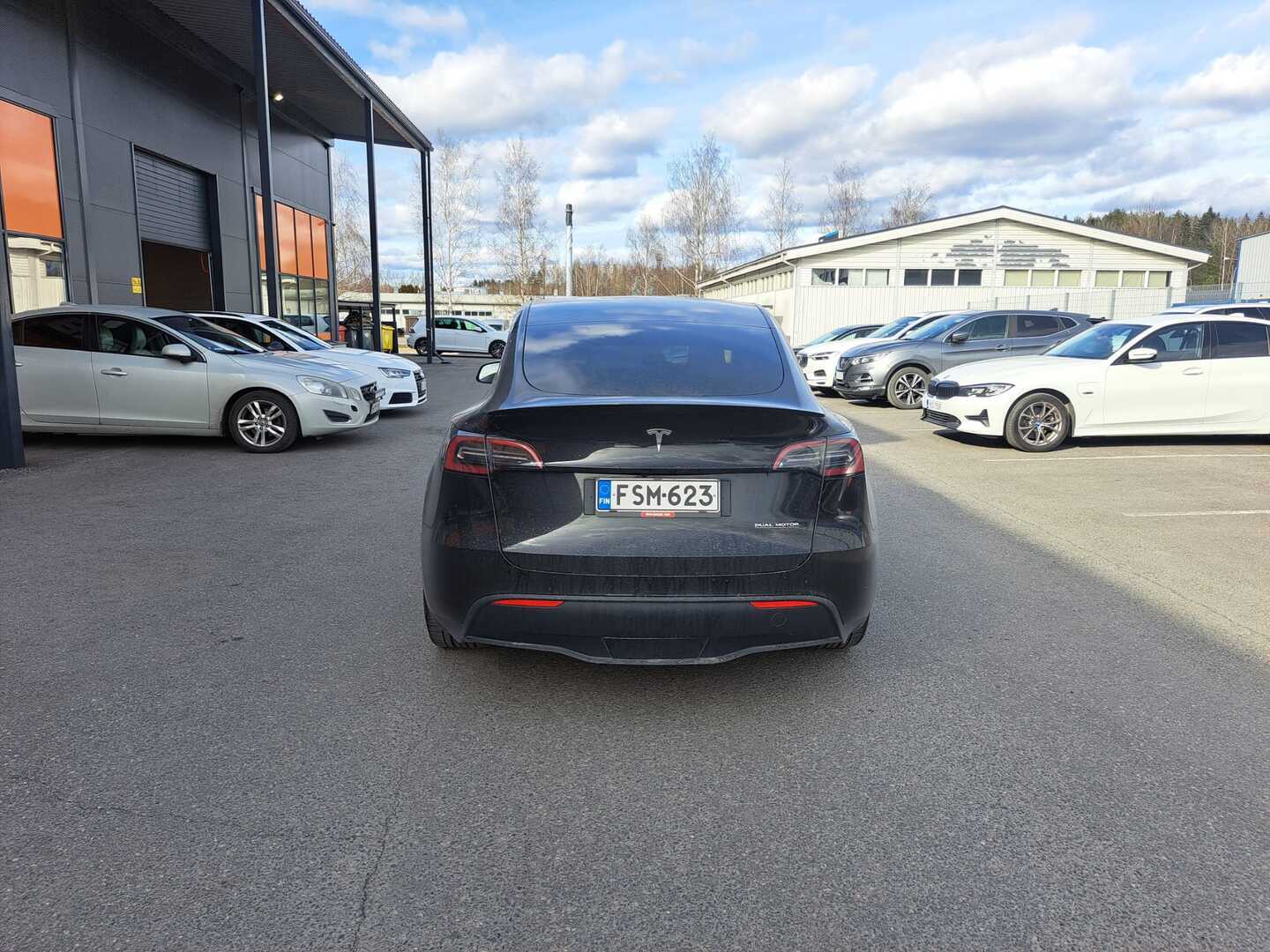 TESLA Model Y 2023